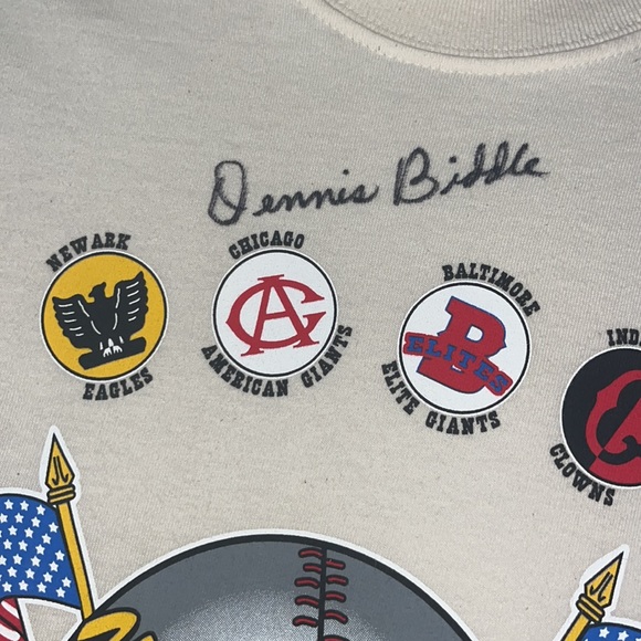 Vintage Negro league baseball Hall of Fame T-shirt signed by Dennis biddle - Picture 3 of 7